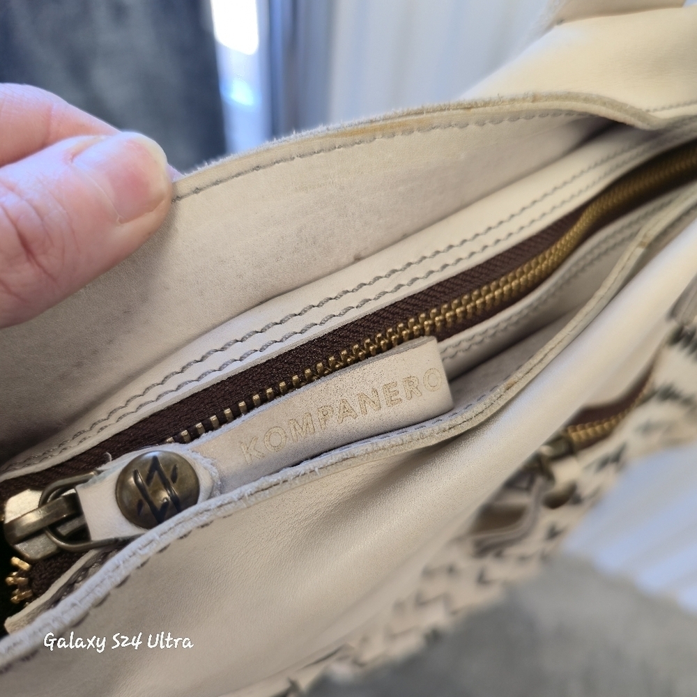 KOMPANERO Cream Braided Leather Purse. - Picture 9 of 11